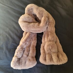 Elegant Faux Fur Scarf in Tan
